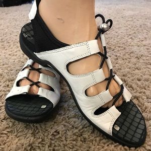 ecco bluma toggle sandal